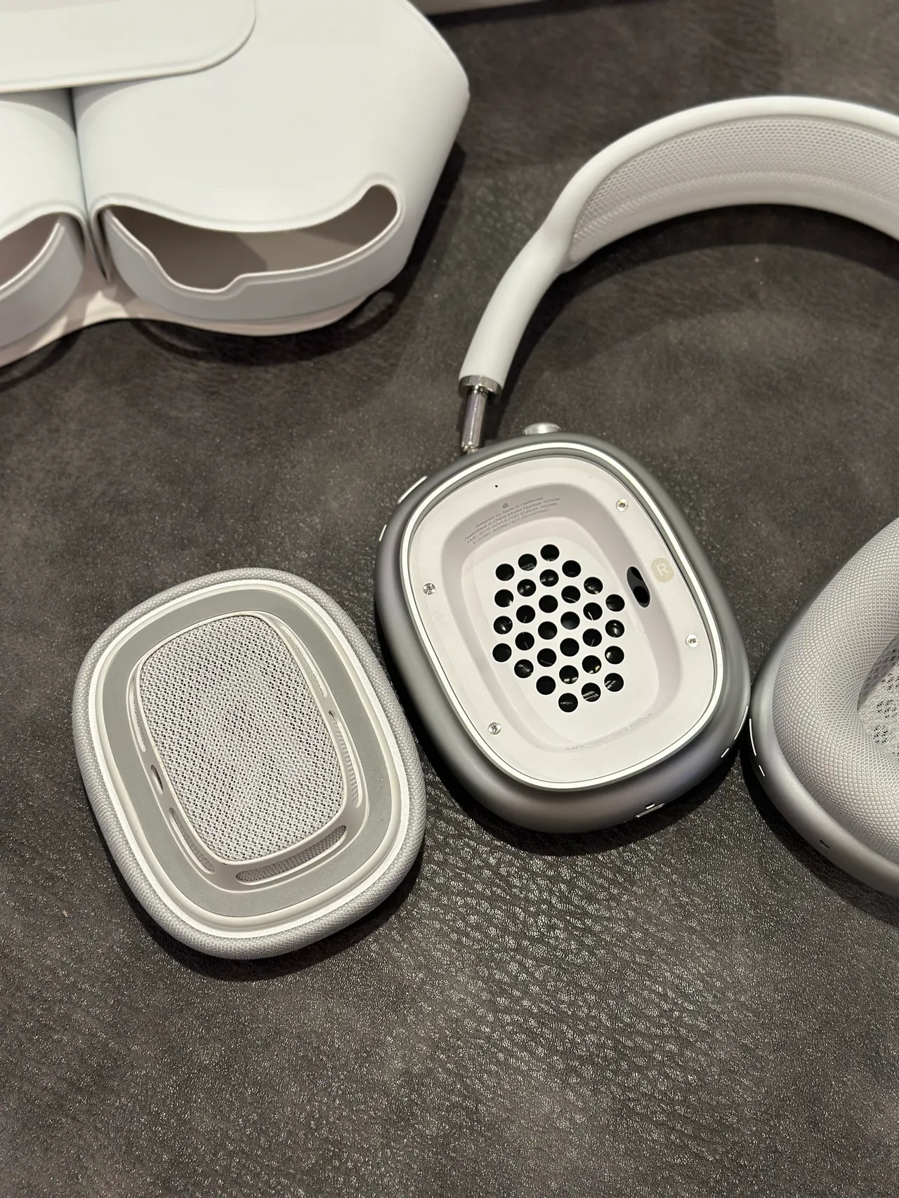 Apple AirPods Max White Over-Ear Headphones 17