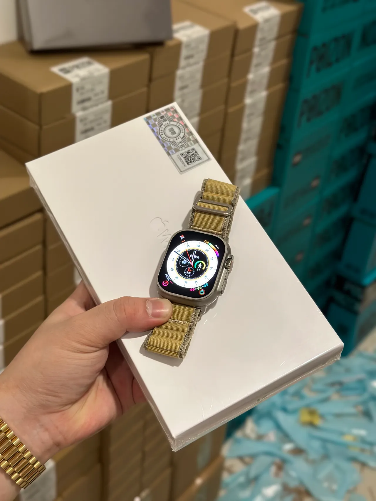 Apple Watch Ultra टाइटेनियम ग्रे खेल घड़ी 12