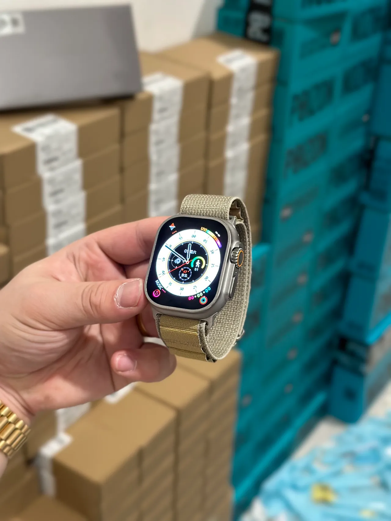 Apple Watch Ultra टाइटेनियम ग्रे खेल घड़ी 14