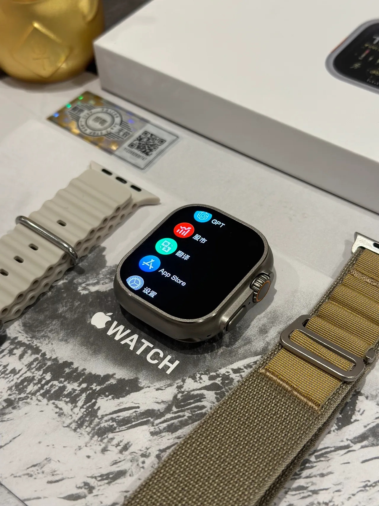 Apple Watch Ultra टाइटेनियम ग्रे खेल घड़ी 16