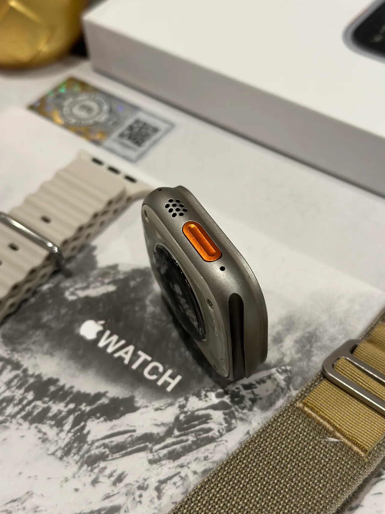Apple Watch Ultra टाइटेनियम ग्रे खेल घड़ी 18