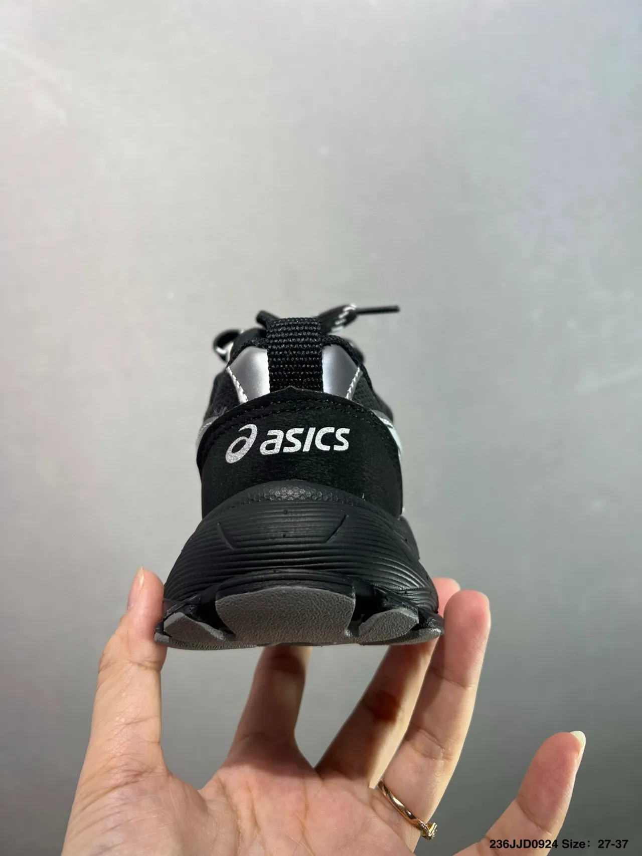 ASICS Negro Plata Media Suela Agresiva Zapatillas Gruesas 14