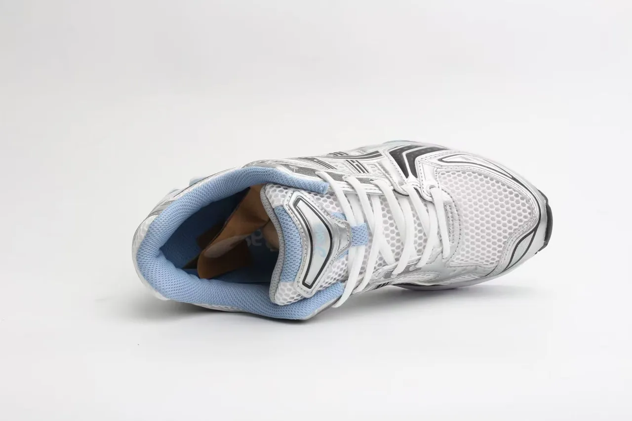 ASICS Gel-Kayano 银色金属白色跑鞋 5