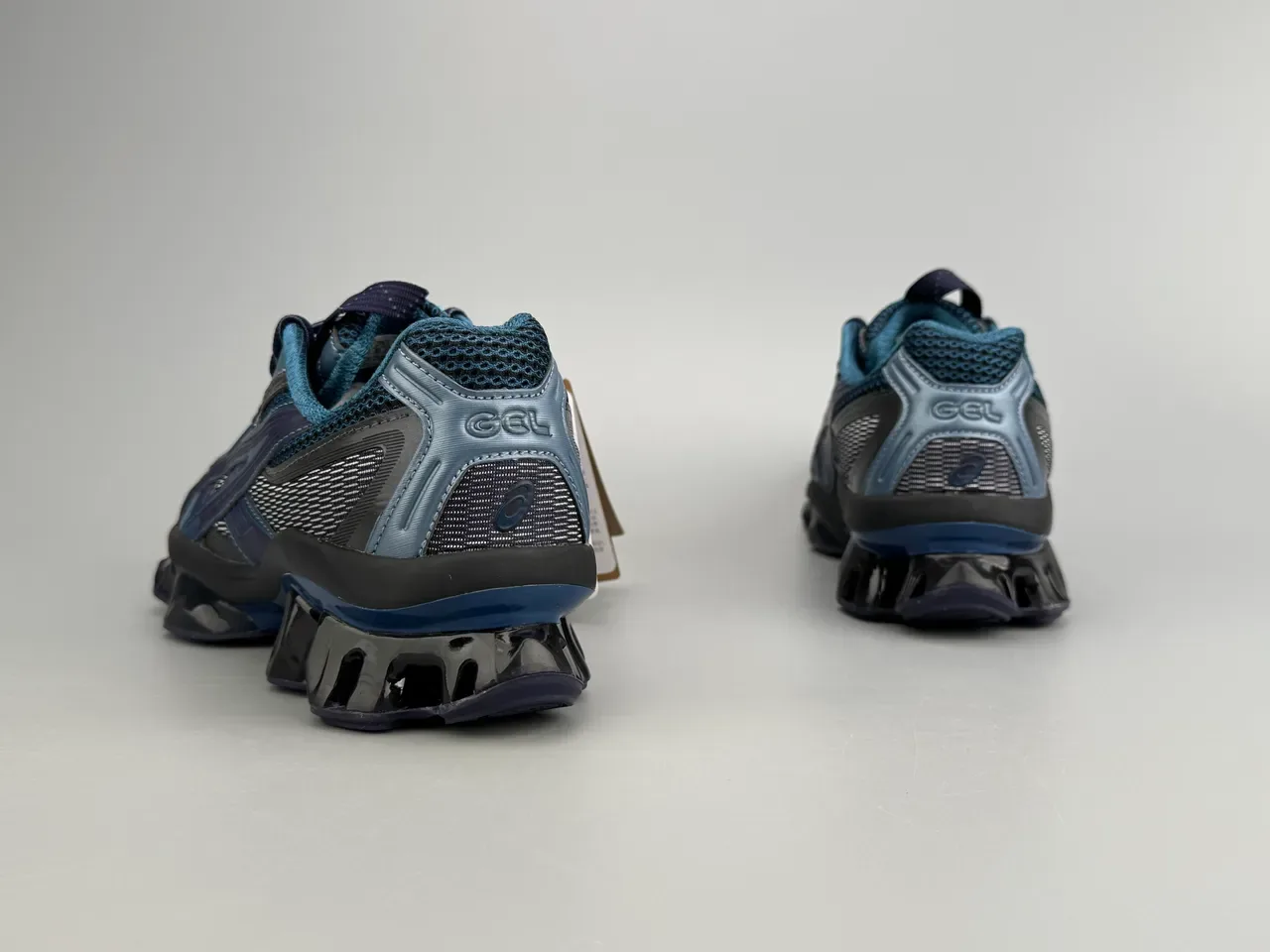 ASICS Navy Black 网面和合成覆盖鞋面 雕塑波浪中底 跑鞋 4