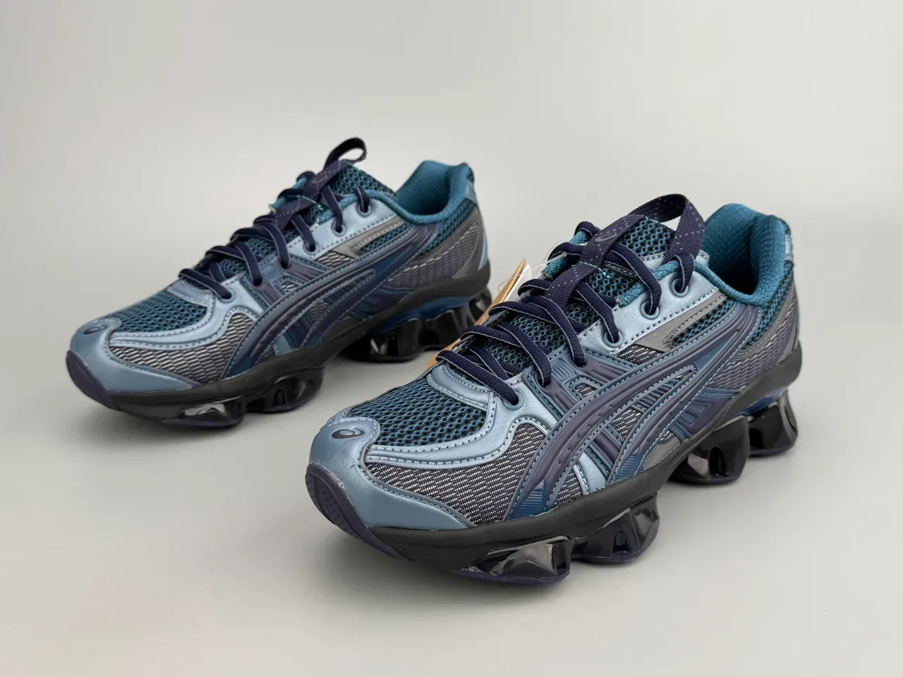 ASICS Navy Black 网面和合成覆盖鞋面 雕塑波浪中底 跑鞋 9