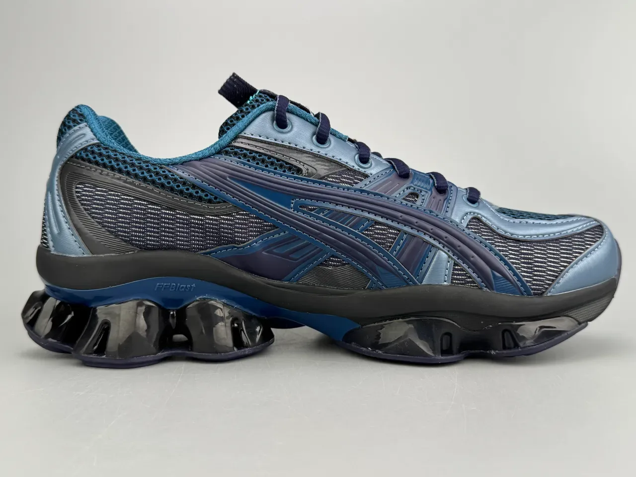 ASICS Navy Black 网面和合成覆盖鞋面 雕塑波浪中底 跑鞋 10