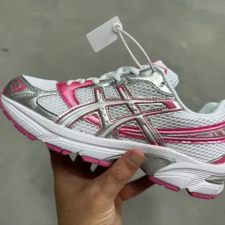 ASICS أبيض وردي شبكة علوية تركيبات صناعية أحذية جري