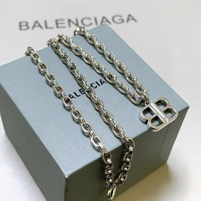 Balenciaga BB Collar Plata Cadena de eslabones pesados con logo recortado 6