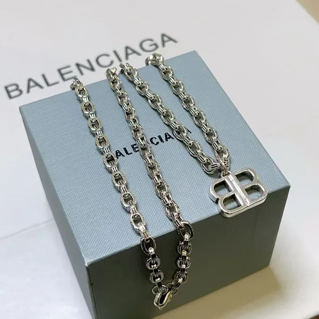 Balenciaga BB Collar Plata Cadena de eslabones pesados con logo recortado 9
