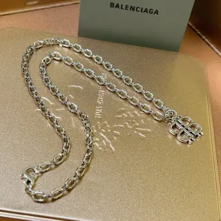 Balenciaga BB चांदी ओवल लिंक चेन नेकलेस