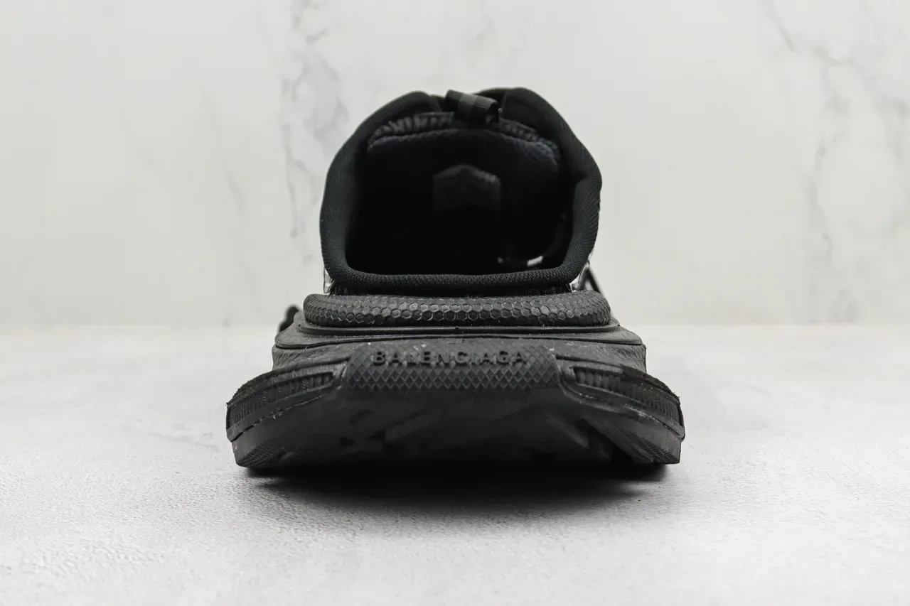 Balenciaga Tênis Chunky Preto e Branco Sola Mesh e Recobrimento Sintético 9
