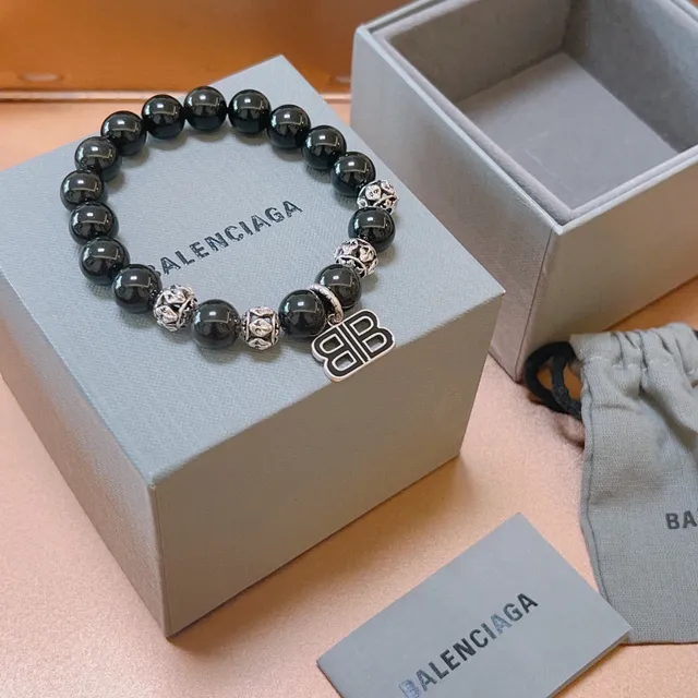 Balenciaga Double-B 吊坠手链 黑色银色 珠串字母图案手链 4