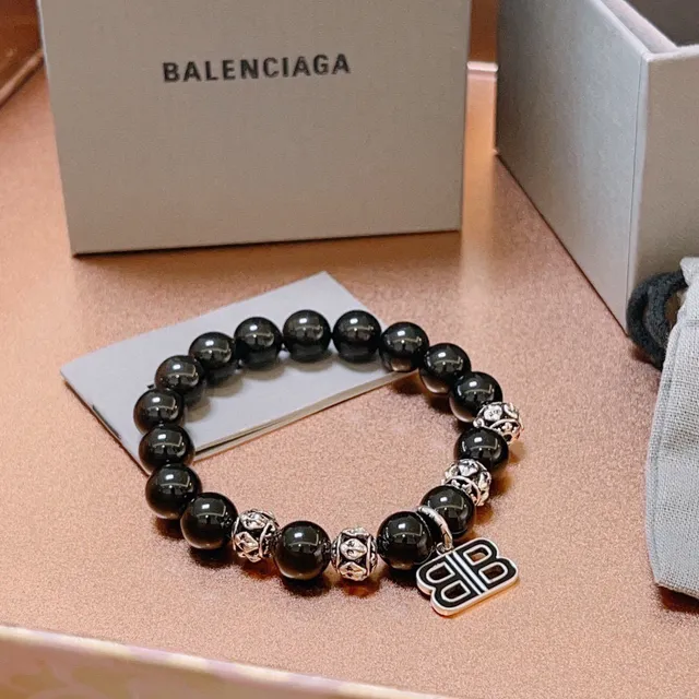Balenciaga Double-B 吊坠手链 黑色银色 珠串字母图案手链 7
