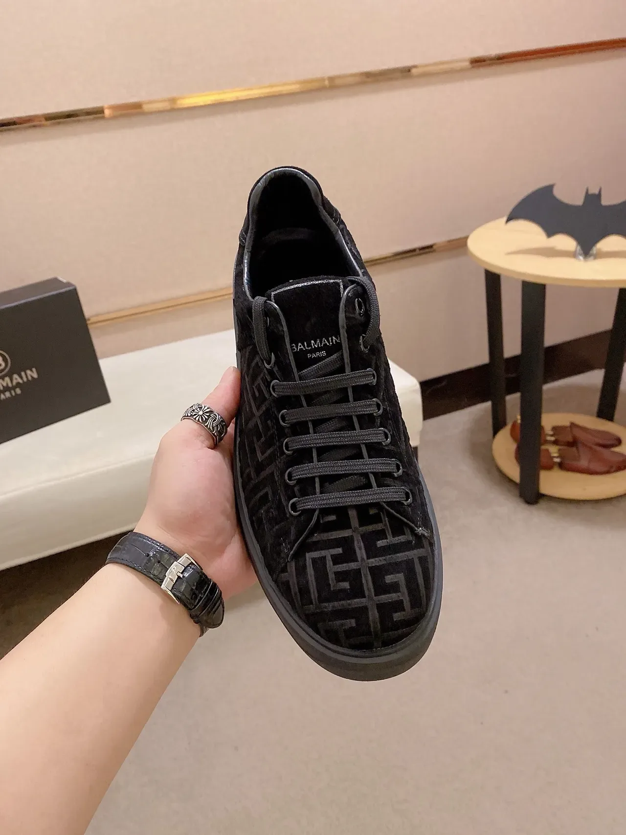 Balenciaga Le City Monogram Sneakers Lifestyle Noires 5