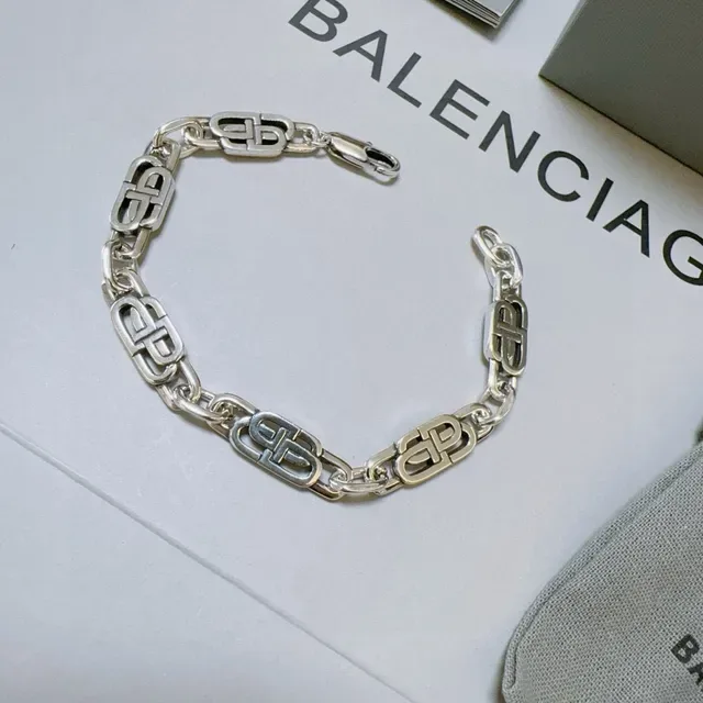 Balenciaga Logo Chain Silver Gray Interlocking Links Polished Finish Bracelet 2