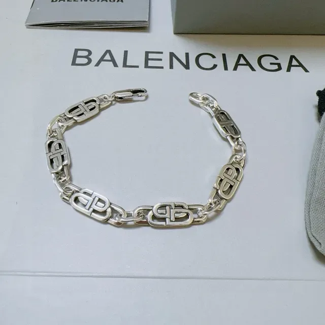 Balenciaga Logo Chain Silver Gray Interlocking Links Polished Finish Bracelet 5
