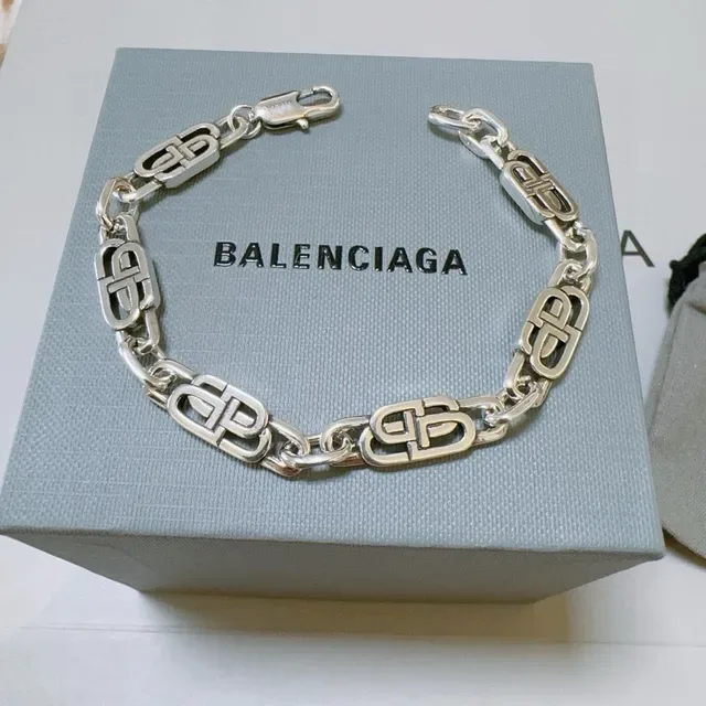 Balenciaga Logo Chain Silver Gray Interlocking Links Polished Finish Bracelet 6