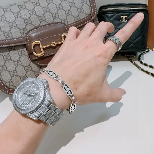 Balenciaga Logo Chain Silver Gray Interlocking Links Polished Finish Bracelet 8