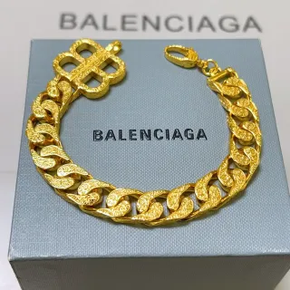 Balenciaga سوار مزخرف بلون ذهبي مع حلقات كيرب لينك