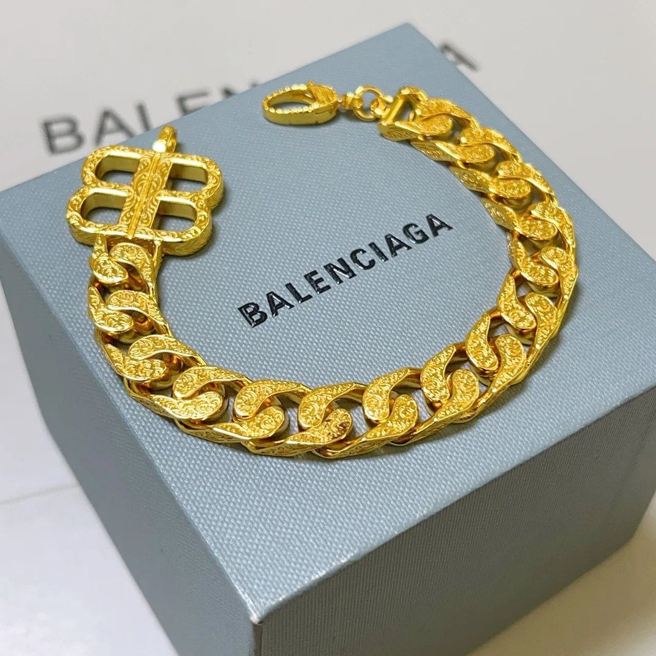 Balenciaga সজ্জিত সোনার টোন কার্ব-লিঙ্ক ব্রেসলেট 6