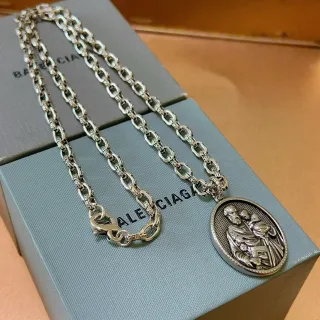 Balenciaga धार्मिक मेडेलियन मोटी चेन नेकलेस