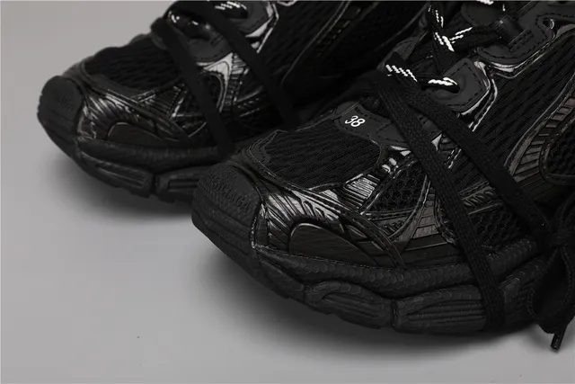 Balenciaga Runner Todo Preto tênis chunky 4