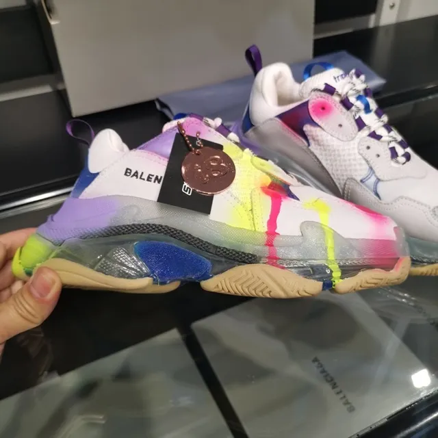 Balenciaga Triple S Baskets chunky multicolores avec drip de peinture 3