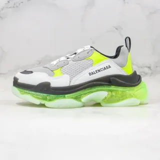 Balenciaga Triple S नीओन ग्रीन चंकी स्नीकर