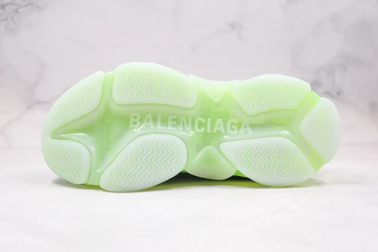 Balenciaga Triple S नीओन ग्रीन चंकी स्नीकर 2