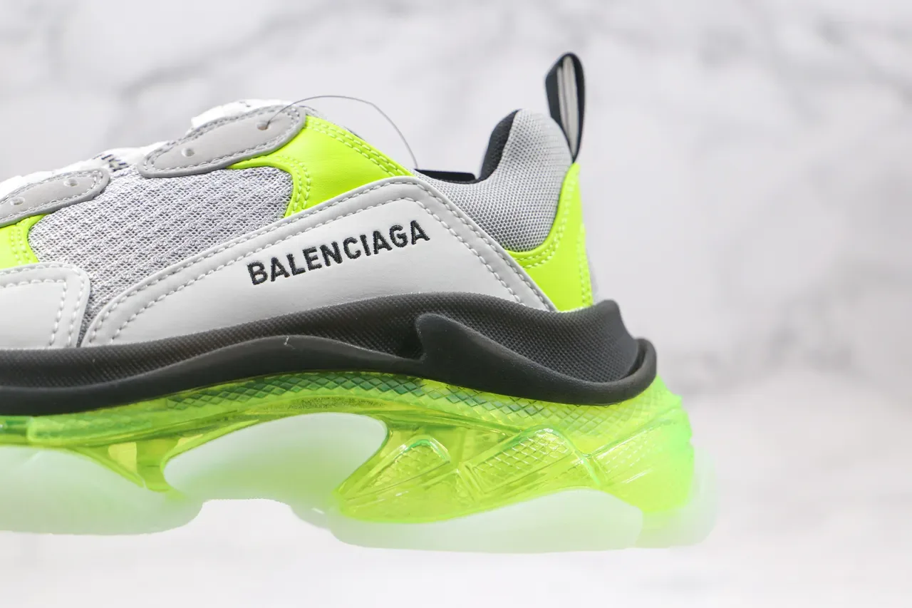 Balenciaga Triple S नीओन ग्रीन चंकी स्नीकर 6