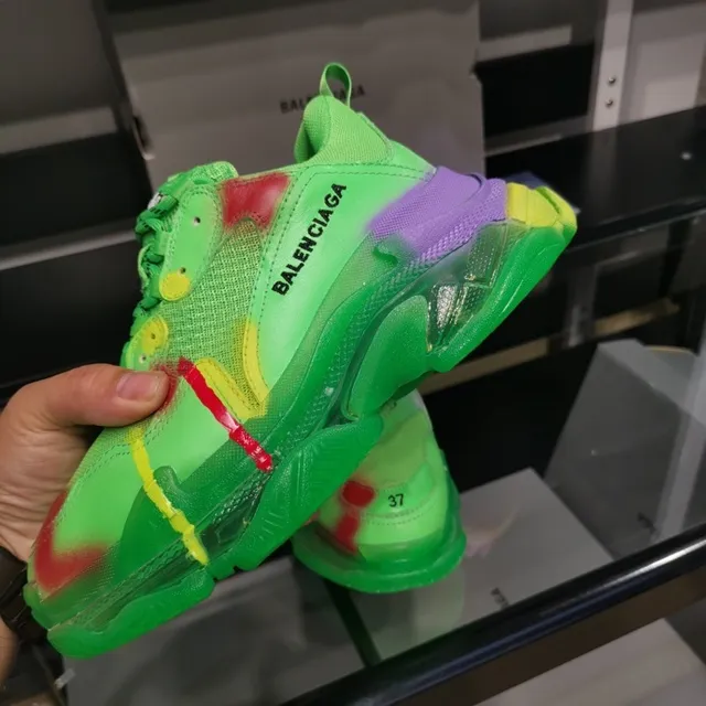 Balenciaga Triple S 霓虹绿喷溅厚底运动鞋 3