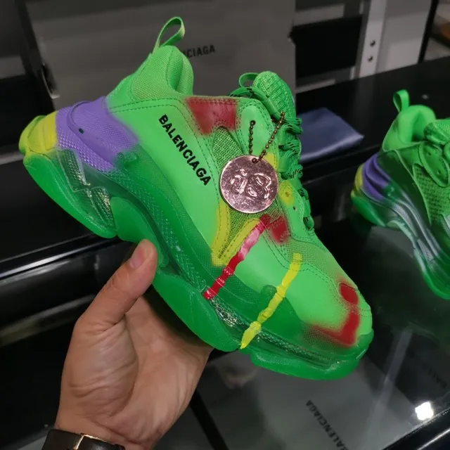 Balenciaga Triple S 霓虹绿喷溅厚底运动鞋 4