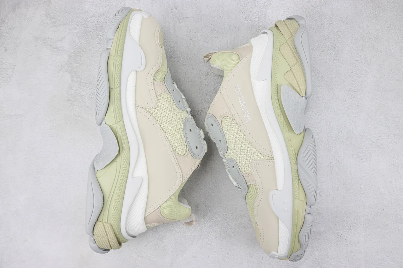 Balenciaga Triple S أخضر شاحب بيج حذاء كاجوال سميك 2