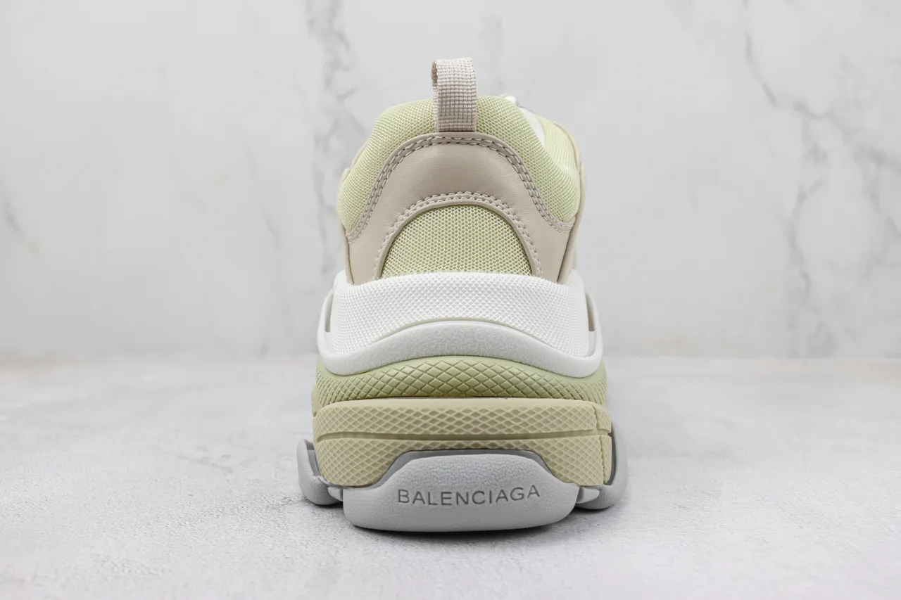 Balenciaga Triple S أخضر شاحب بيج حذاء كاجوال سميك 9