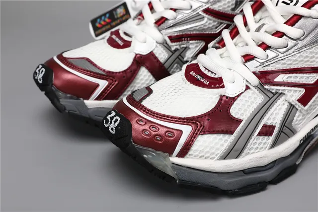 Balenciaga Tênis Chunky Brancos Bordô Silhueta Com Construção De Malha E Recobrimento Sintético 4