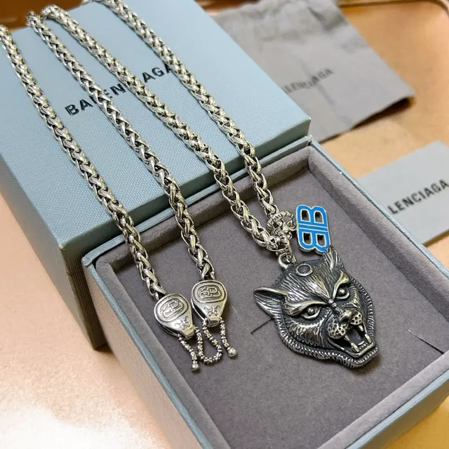 Balenciaga Wolf Head Necklace Silver Blue Chunky Braided Chain Sculpted Pendant Necklace 4