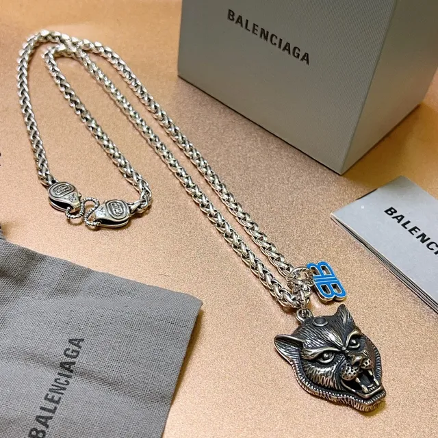 Balenciaga Wolf Head Necklace Silver Blue Chunky Braided Chain Sculpted Pendant Necklace 7