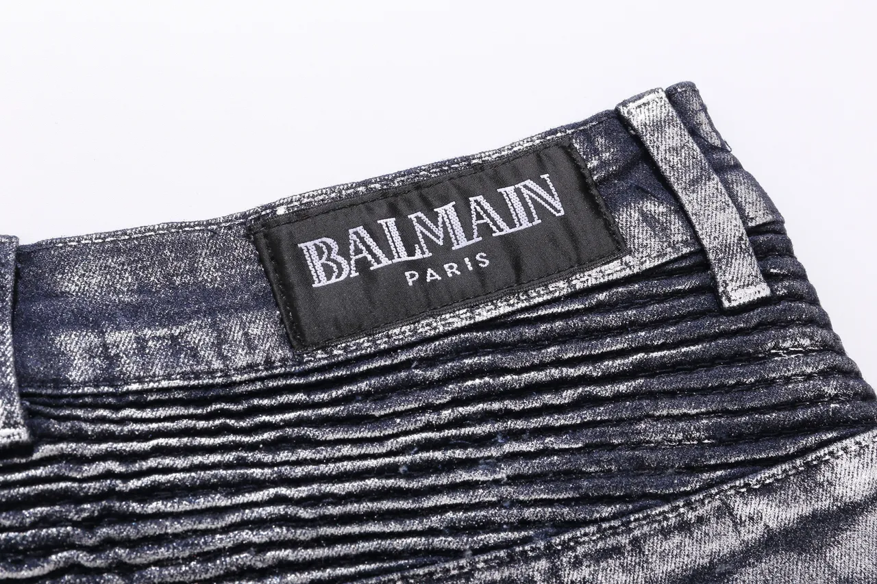 Balmain ডিস্ট্রেসড ব্ল্যাক মোটো-প্যানেলড ডেনিম শর্টস 4