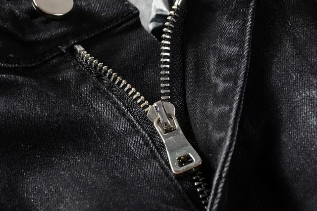 Balmain Pantalon Jean Distressed Noir Style Moto avec Poches à Zipper 3