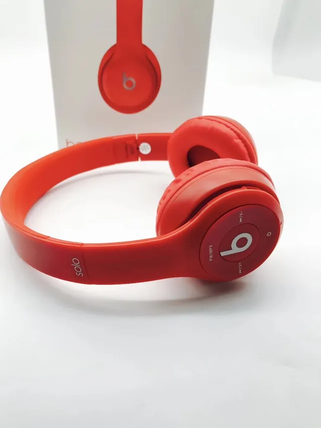 Beats Solo লাল সাদা ম্যাট ফিনিশ ইন্টিগ্রেটেড FM/MP3 কন্ট্রোল ওভার-আর্থ হেডফোন 3