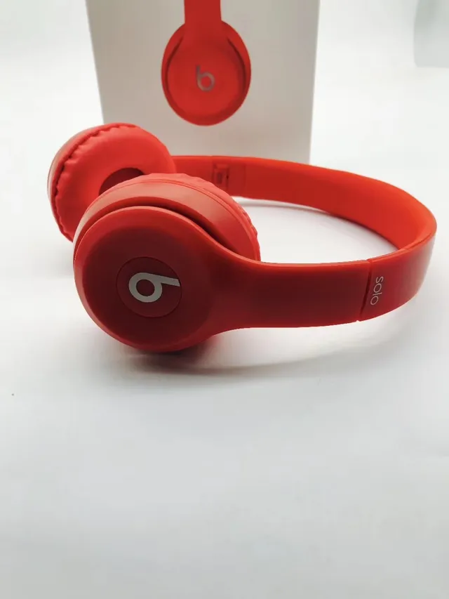 Beats Solo লাল সাদা ম্যাট ফিনিশ ইন্টিগ্রেটেড FM/MP3 কন্ট্রোল ওভার-আর্থ হেডফোন 4