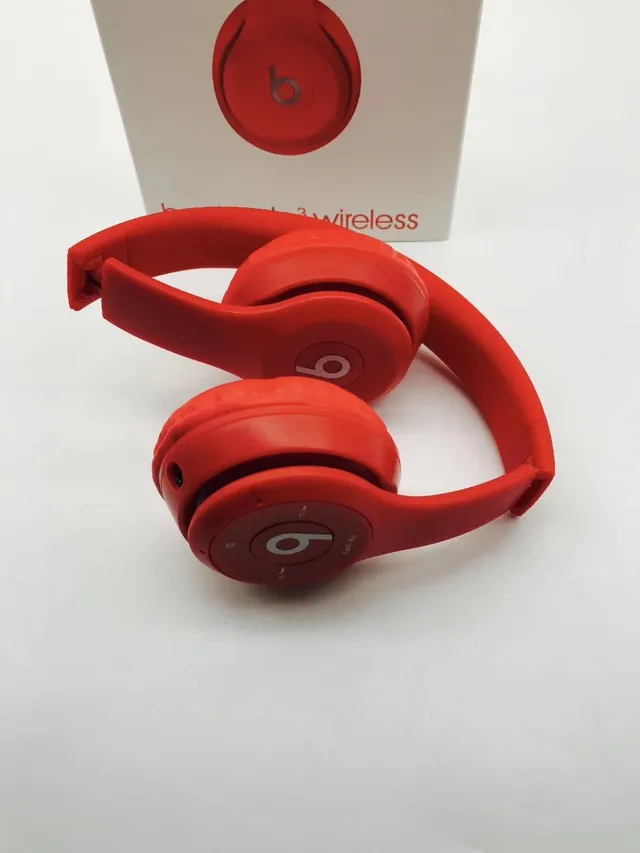 Beats Solo লাল সাদা ম্যাট ফিনিশ ইন্টিগ্রেটেড FM/MP3 কন্ট্রোল ওভার-আর্থ হেডফোন 5