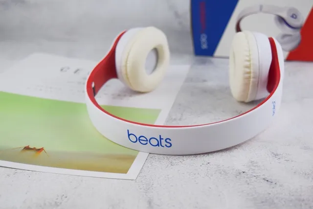 Beats Solo³ Coleção Club Fones de ouvido sem fio brancos 4