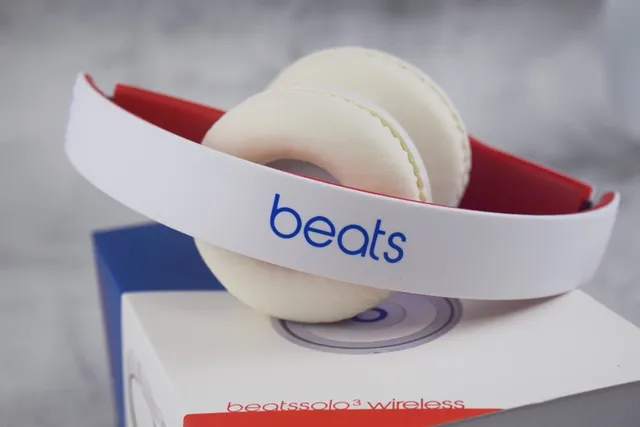 Beats Solo³ Coleção Club Fones de ouvido sem fio brancos 5