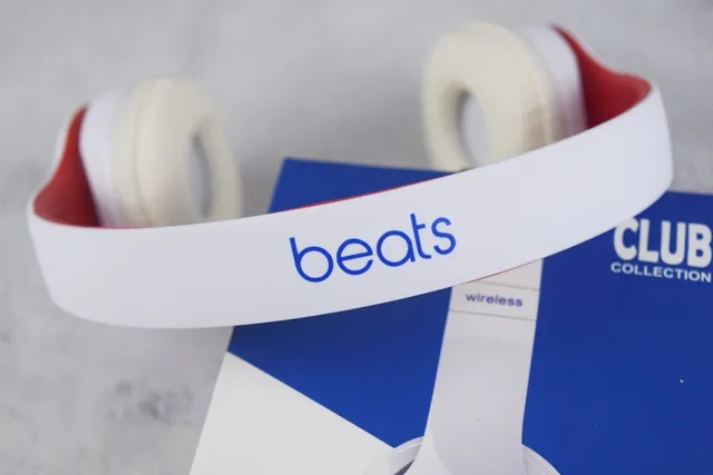 Beats Solo³ Coleção Club Fones de ouvido sem fio brancos 6