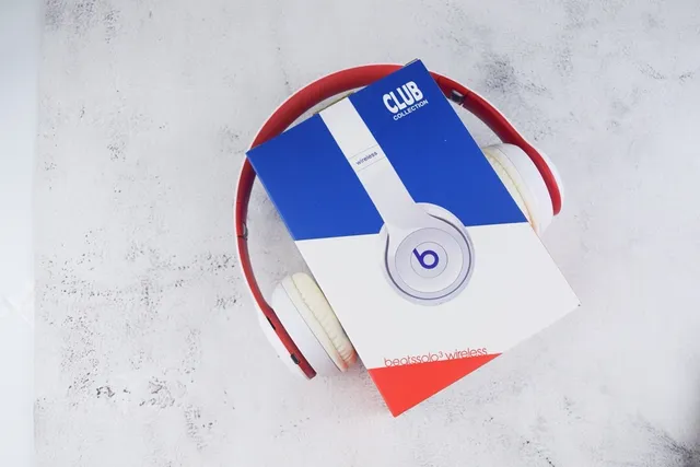 Beats Solo³ Coleção Club Fones de ouvido sem fio brancos 7