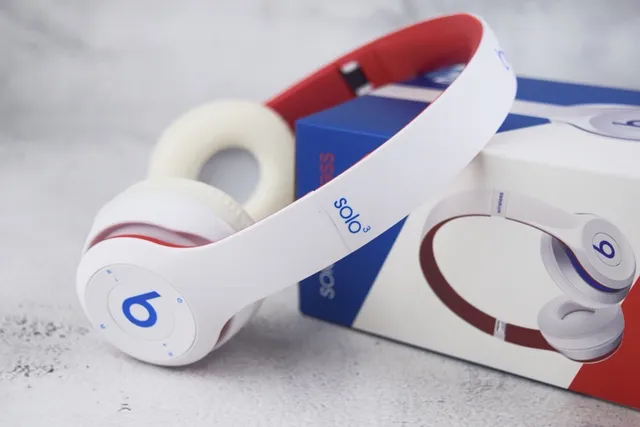 Beats Solo³ Coleção Club Fones de ouvido sem fio brancos 8