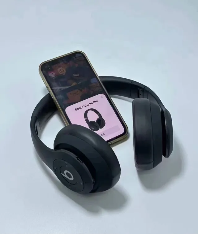 Beats Studio Pro Brown White Slim Headband Oval Earcups Over-ear Headphones 3