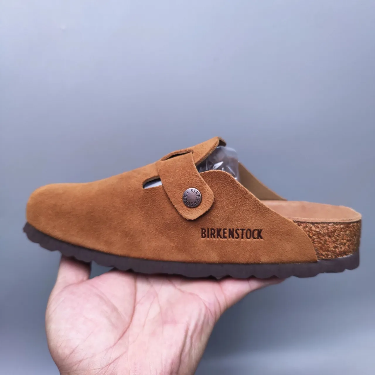 Birkenstock Arizona टैन स्यूड एक पट्टी क्लॉग 2