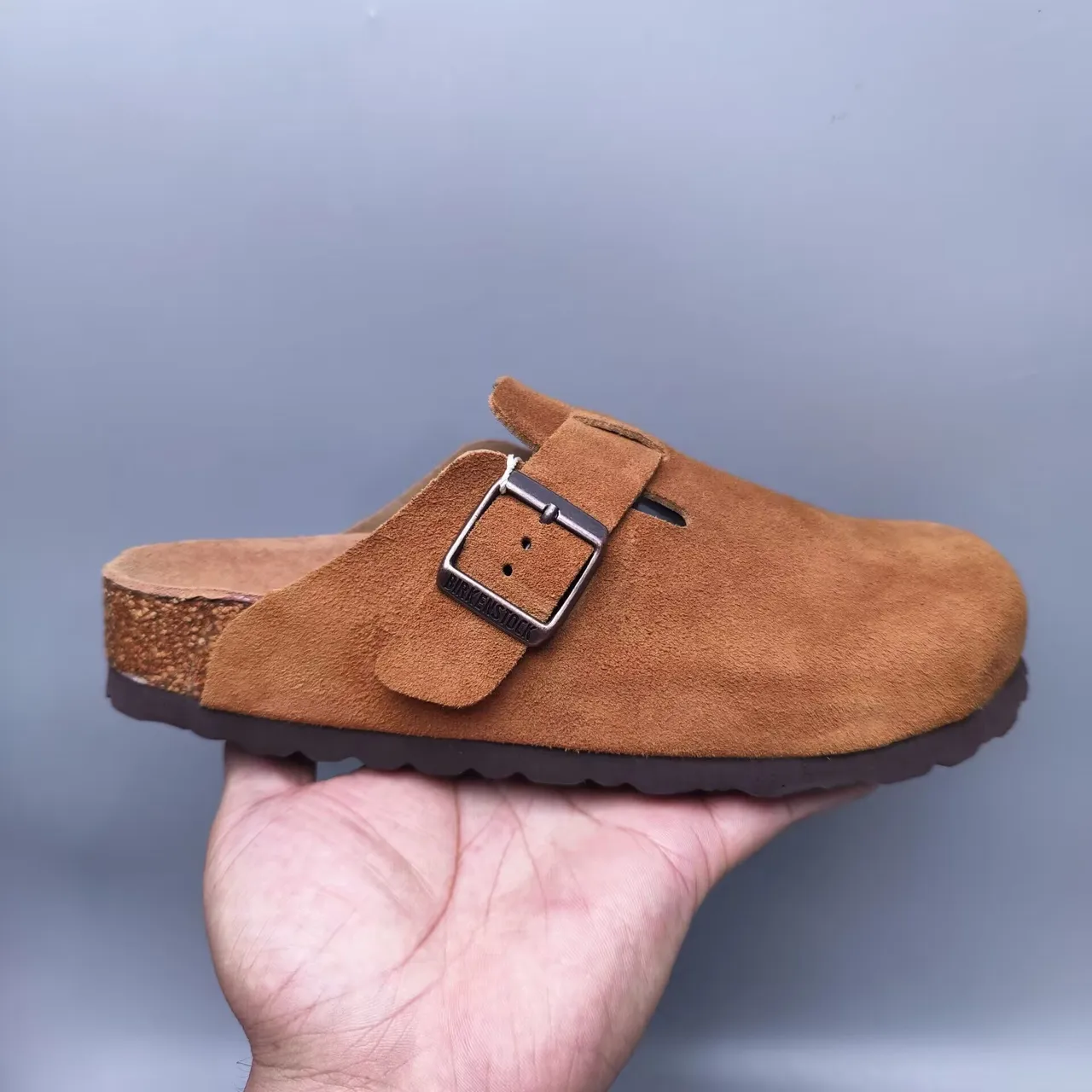 Birkenstock Arizona टैन स्यूड एक पट्टी क्लॉग 4